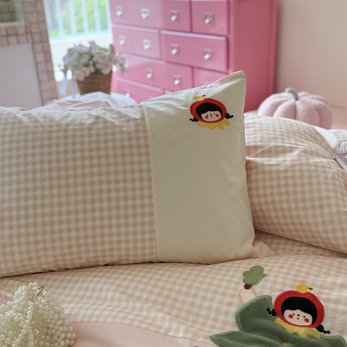 91家纺网 家纺一手货源 找家纺 柚子YOUTH 2025新款全棉纯棉工艺款13070贴布绣四件套 蘑菇女孩