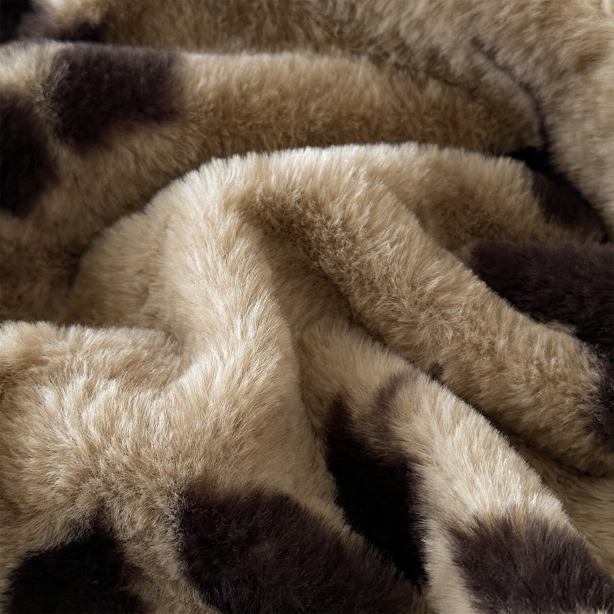 91家纺网 家纺一手货源 找家纺 金艾草 2025新款兔毛法式床单款四件套 盛放咖