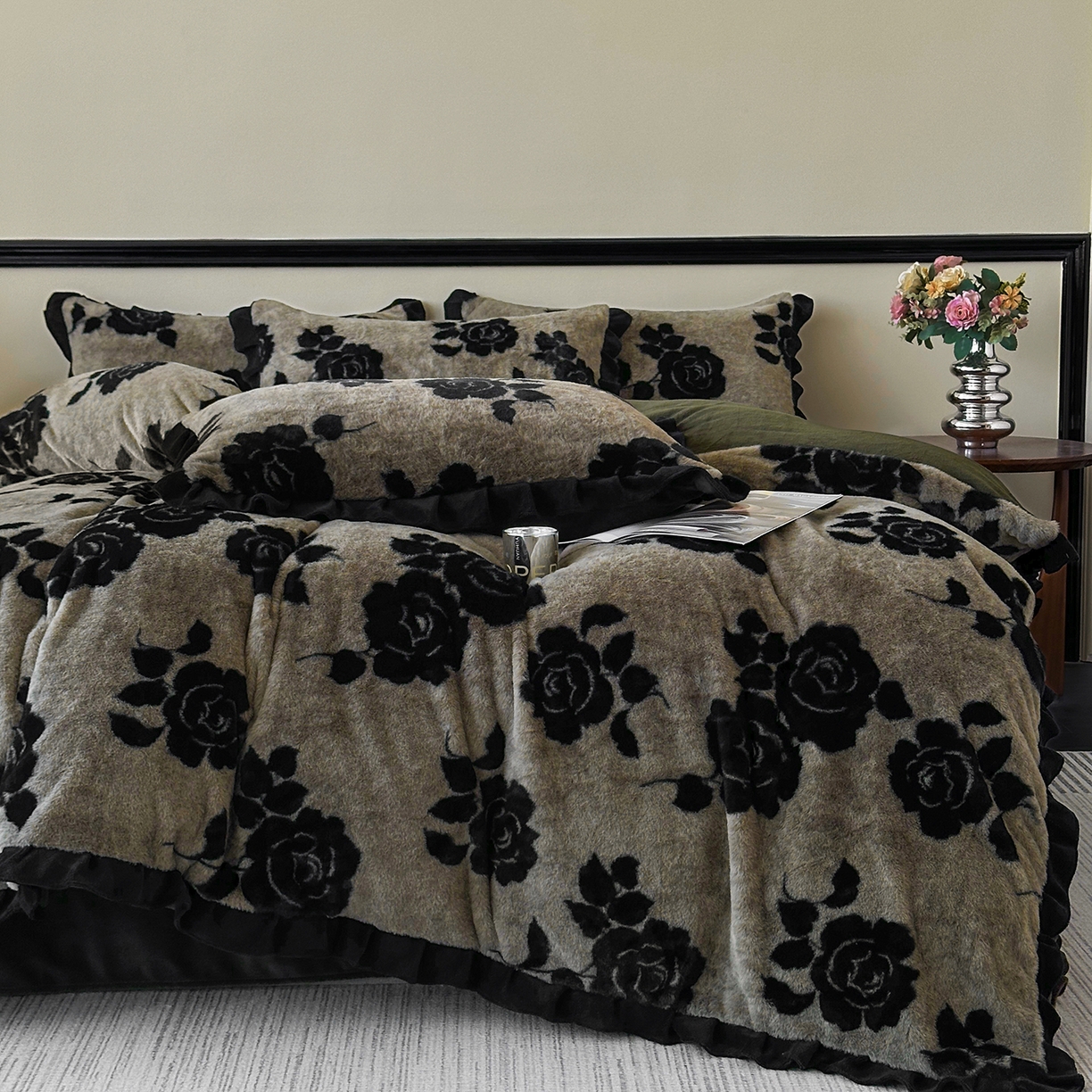 91家纺网 家纺一手货源 找家纺 金艾草 2025新款兔毛法式床单款四件套 盛放灰