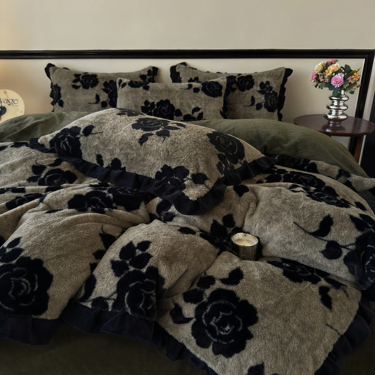 91家纺网 家纺一手货源 找家纺 金艾草 2025新款兔毛法式床单款四件套 盛放灰