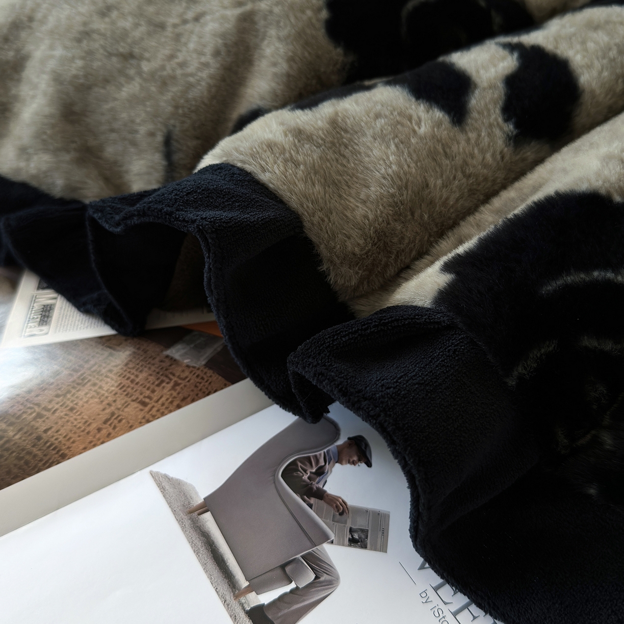 91家纺网 家纺一手货源 找家纺 金艾草 2025新款兔毛法式床单款四件套 盛放灰