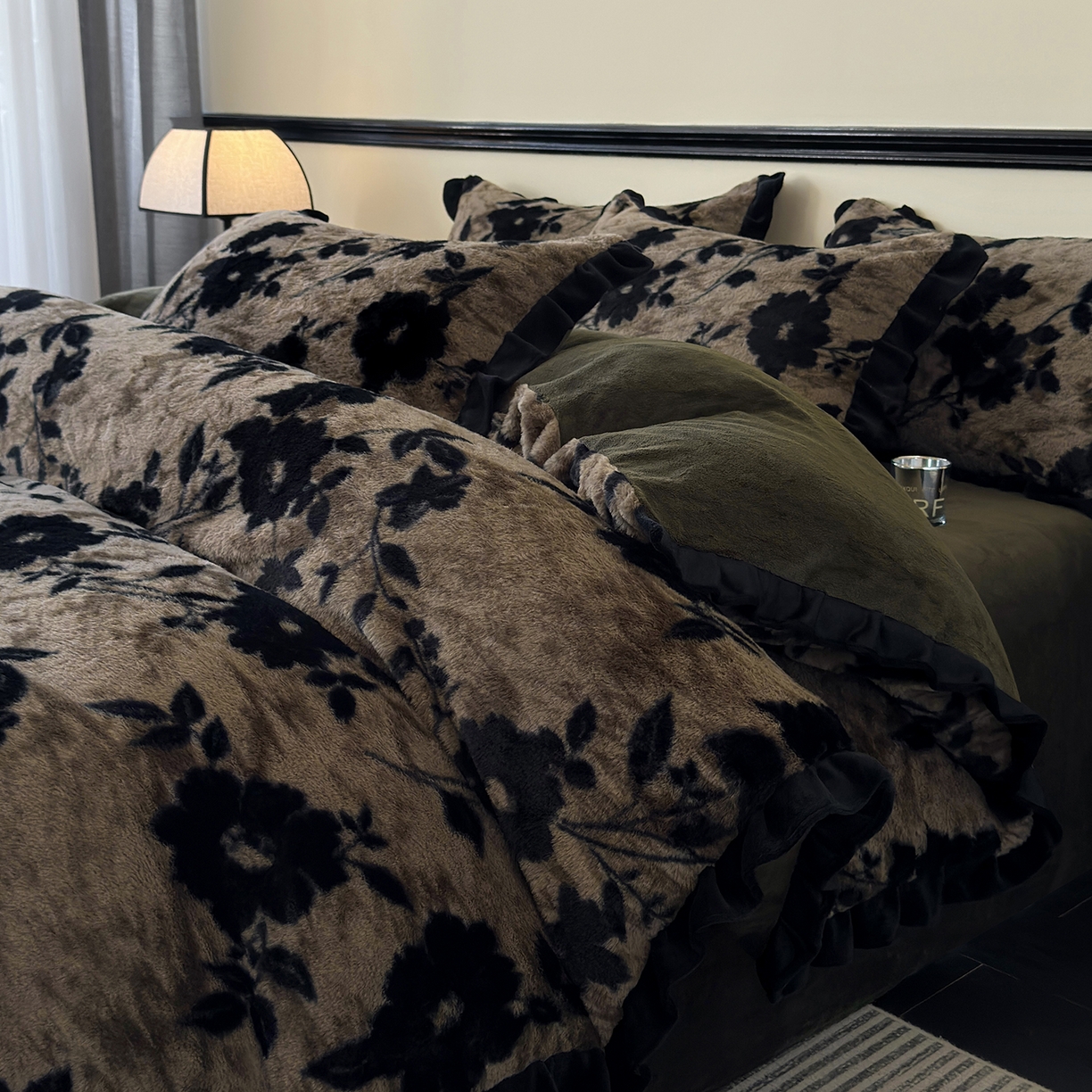 91家纺网 家纺一手货源 找家纺 金艾草 2025新款兔毛法式床单款四件套 简爱