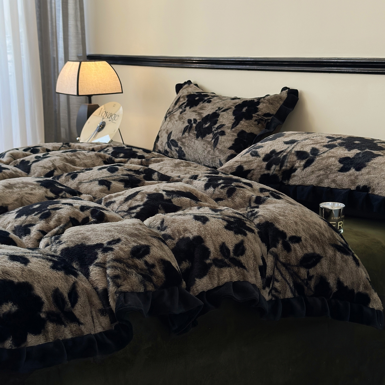 91家纺网 家纺一手货源 找家纺 金艾草 2025新款兔毛法式床单款四件套 简爱