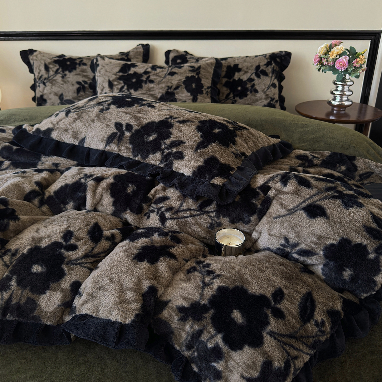 91家纺网 家纺一手货源 找家纺 金艾草 2025新款兔毛法式床单款四件套 简爱