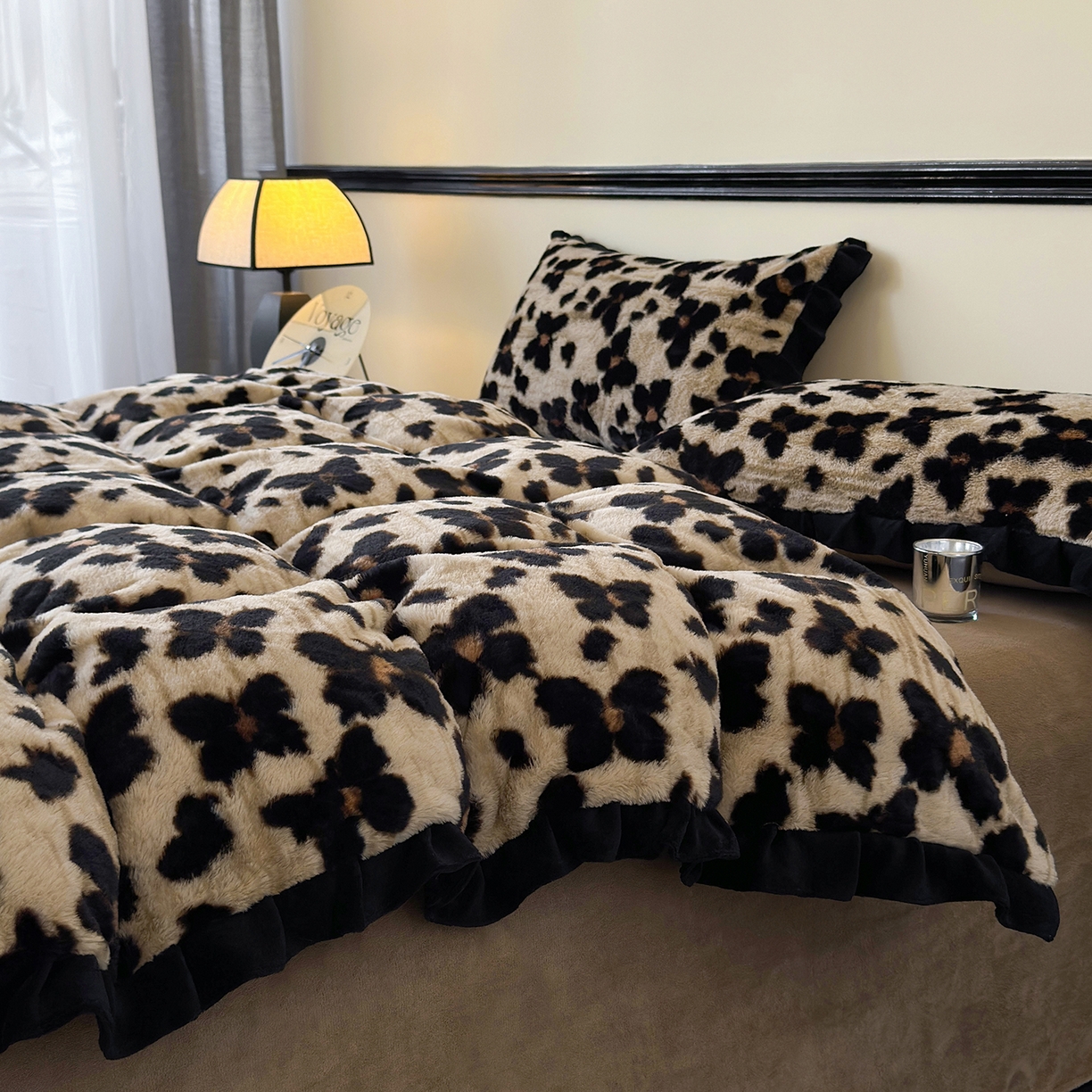 91家纺网 家纺一手货源 找家纺 金艾草 2025新款兔毛法式床单款四件套 蝴蝶