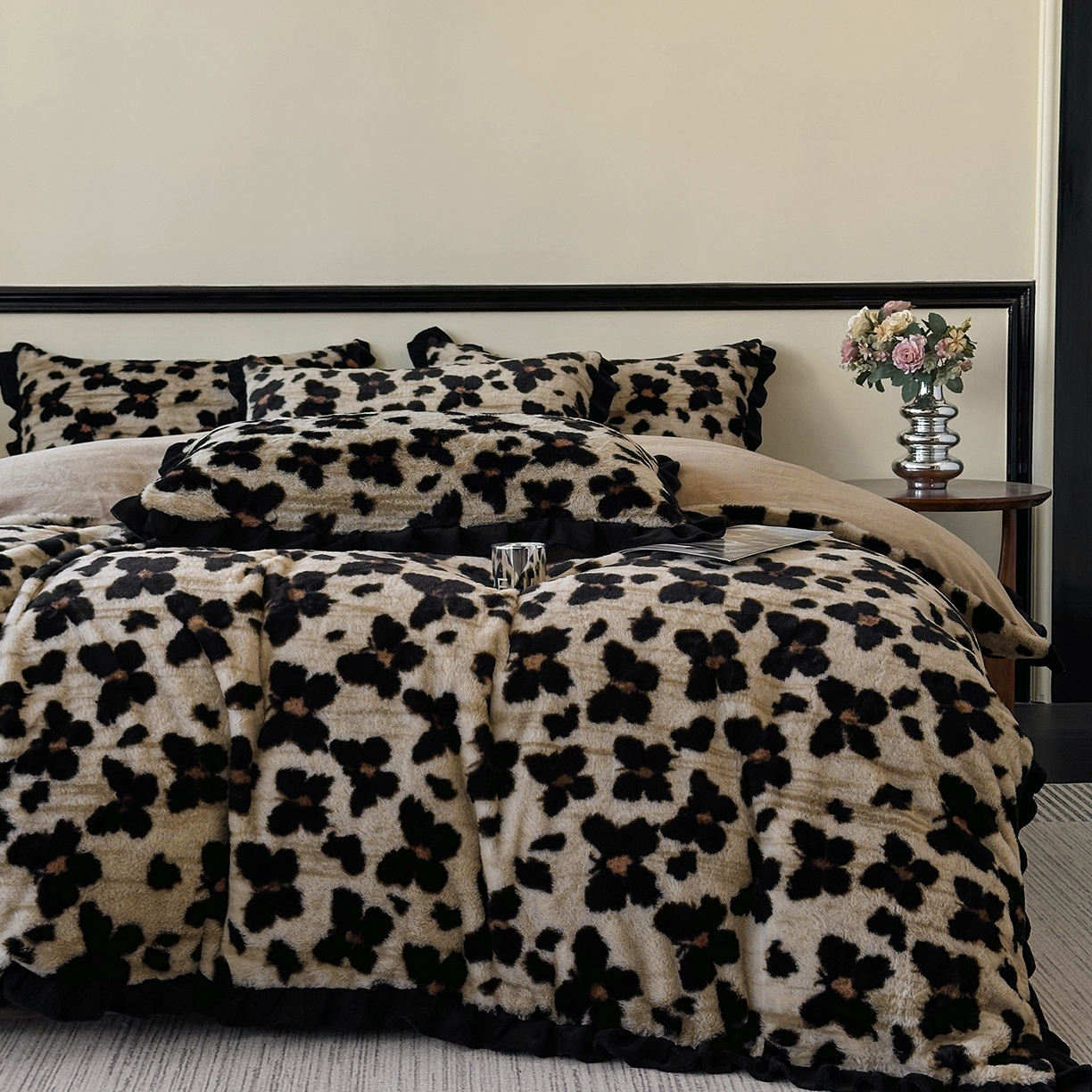 91家纺网 家纺一手货源 找家纺 金艾草 2025新款兔毛法式床单款四件套 蝴蝶