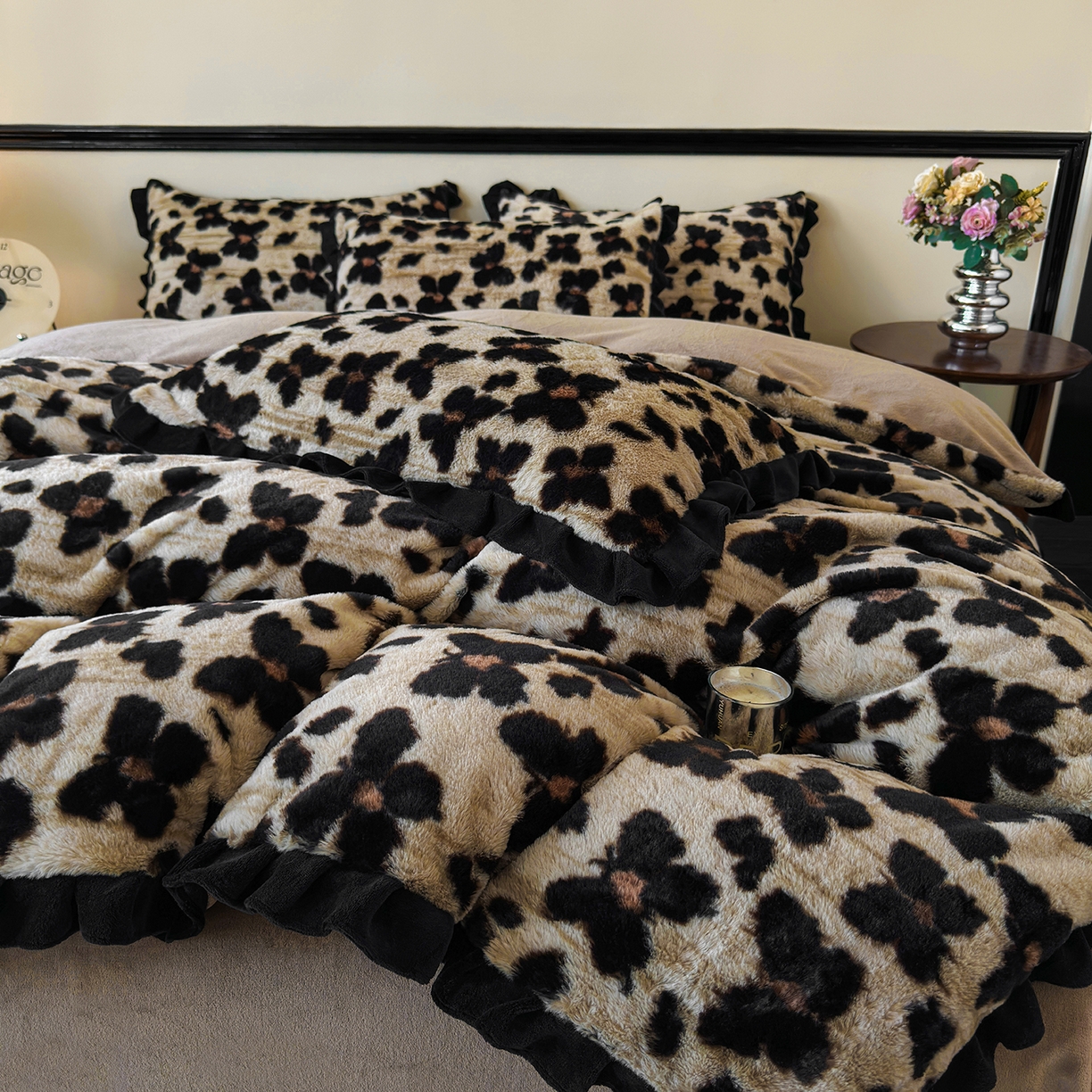 91家纺网 家纺一手货源 找家纺 金艾草 2025新款兔毛法式床单款四件套 蝴蝶