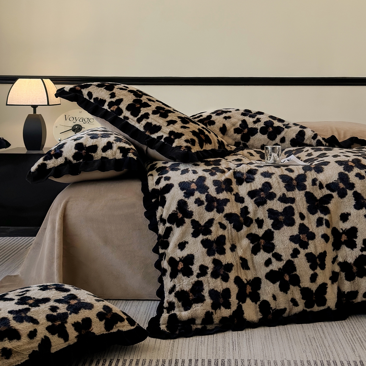 91家纺网 家纺一手货源 找家纺 金艾草 2025新款兔毛法式床单款四件套 蝴蝶