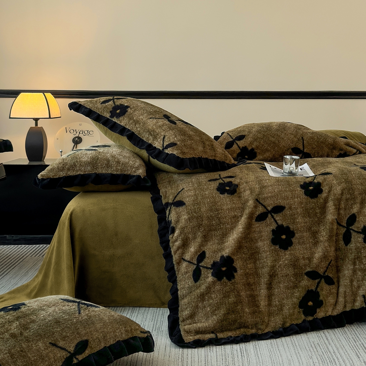 91家纺网 家纺一手货源 找家纺 金艾草 2025新款兔毛法式床单款四件套 繁花咖