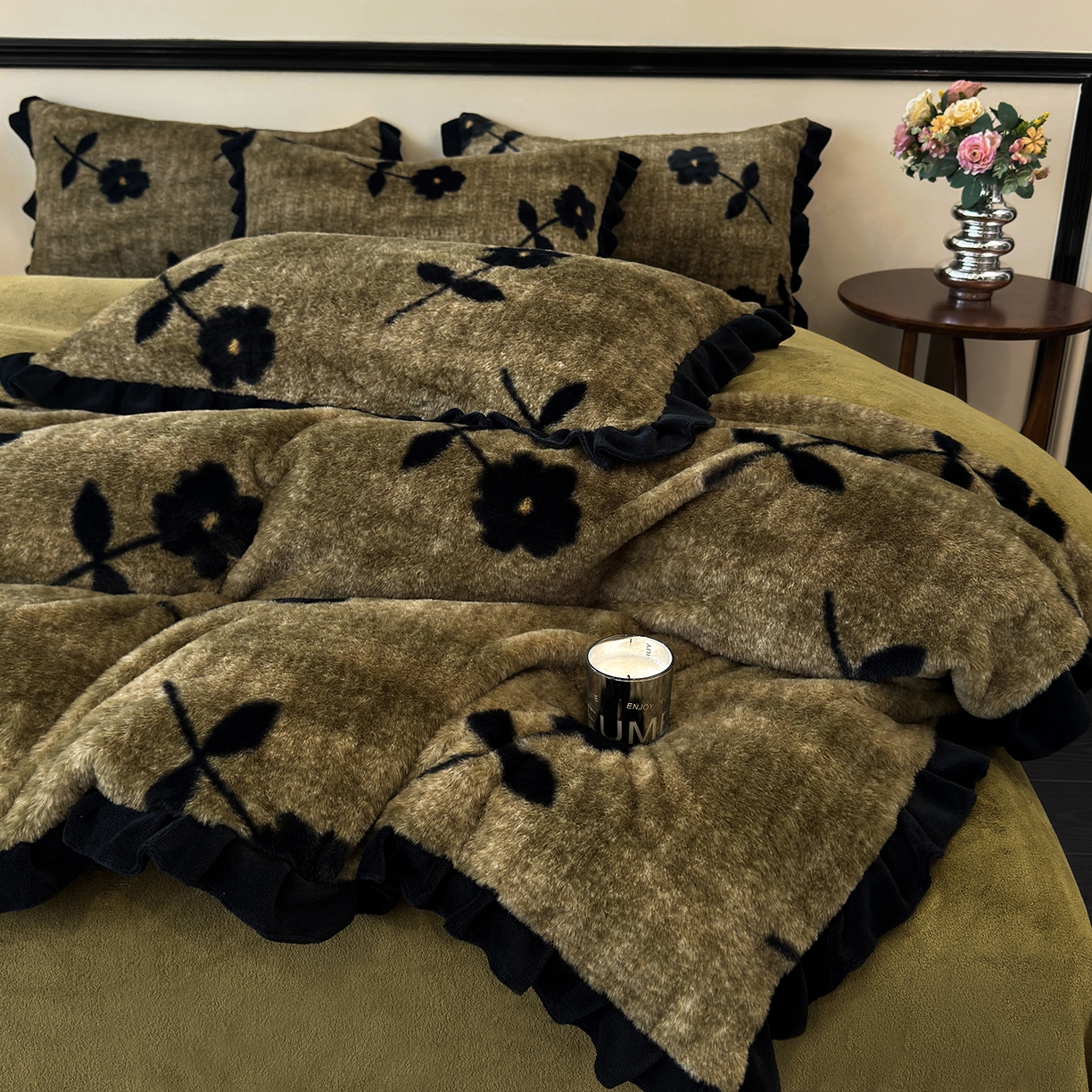 91家纺网 家纺一手货源 找家纺 金艾草 2025新款兔毛法式床单款四件套 繁花咖