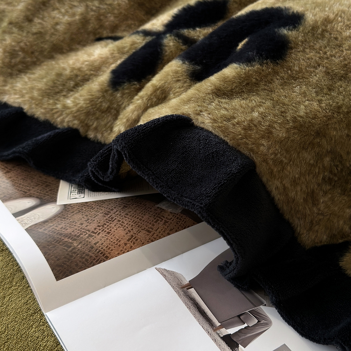 91家纺网 家纺一手货源 找家纺 金艾草 2025新款兔毛法式床单款四件套 繁花咖