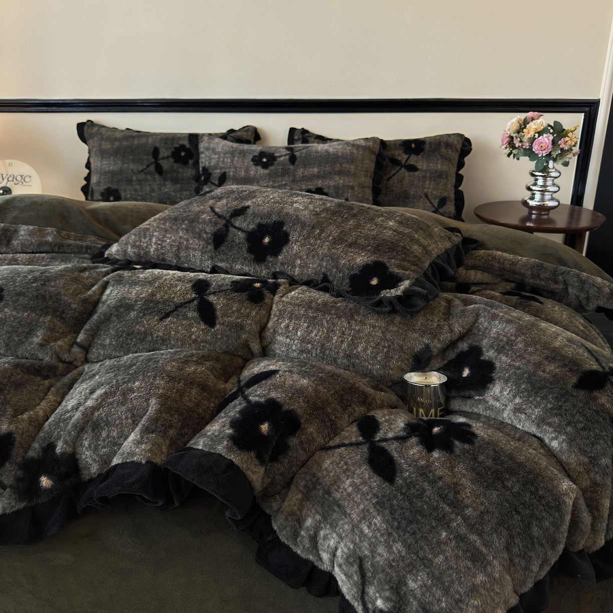 91家纺网 家纺一手货源 找家纺 金艾草 2025新款兔毛法式床单款四件套 繁花灰