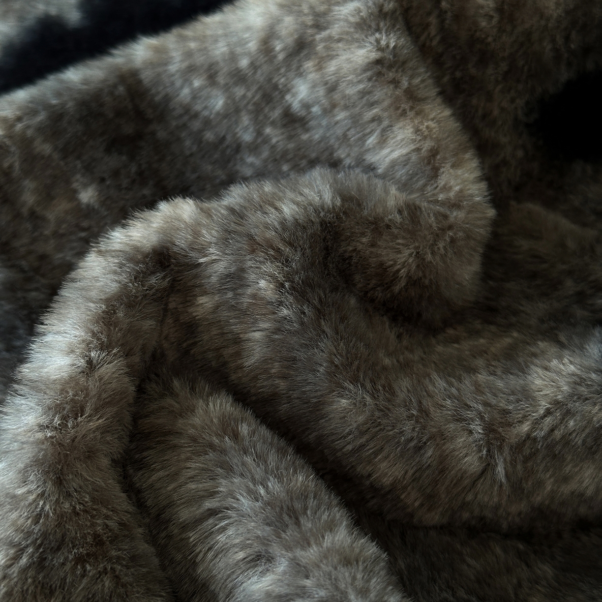 91家纺网 家纺一手货源 找家纺 金艾草 2025新款兔毛法式床单款四件套 繁花灰