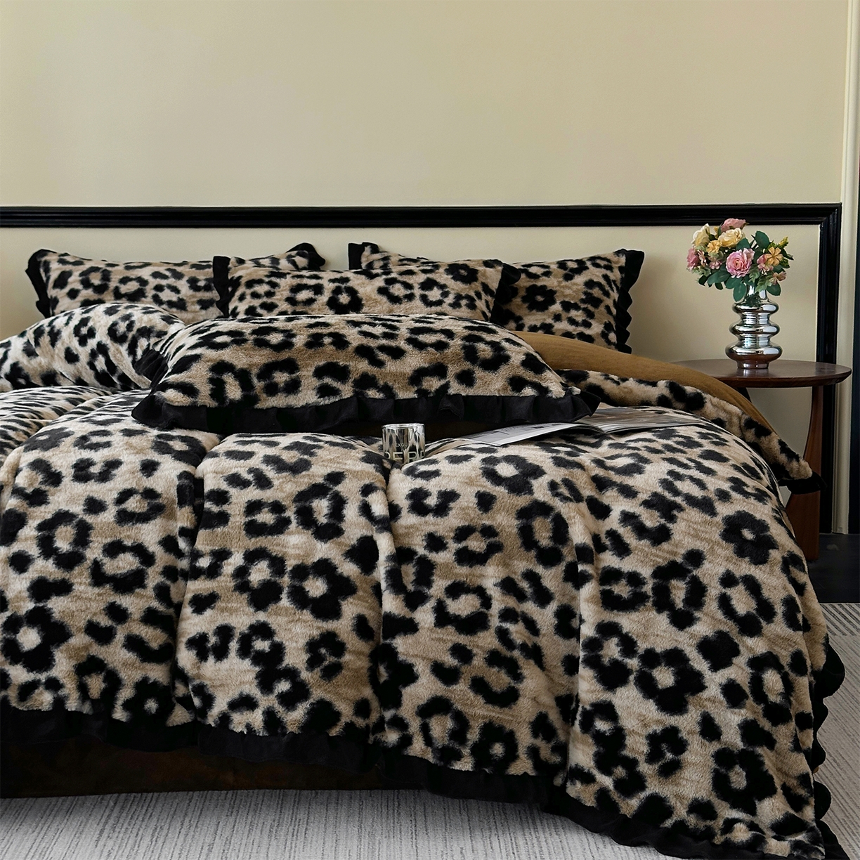 91家纺网 家纺一手货源 找家纺 金艾草 2025新款兔毛法式床单款四件套 豹纹