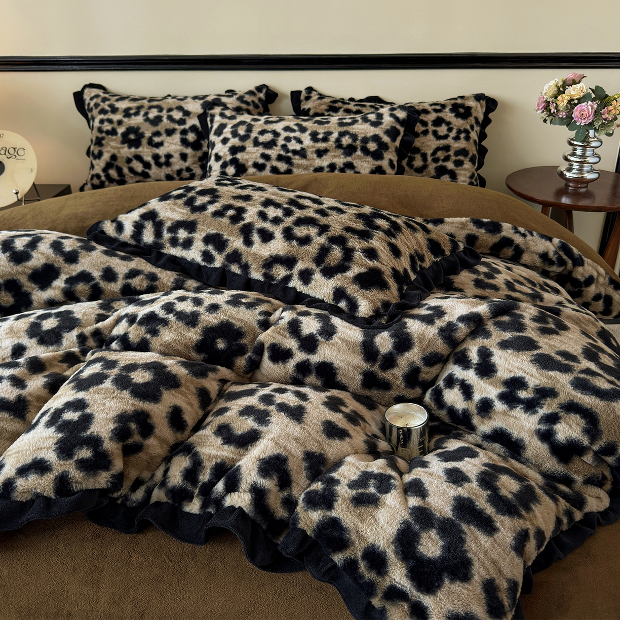 91家纺网 家纺一手货源 找家纺 金艾草 2025新款兔毛法式床单款四件套 豹纹