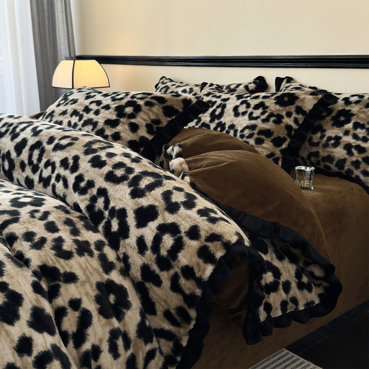 91家纺网 家纺一手货源 找家纺 金艾草 2025新款兔毛法式床单款四件套 豹纹