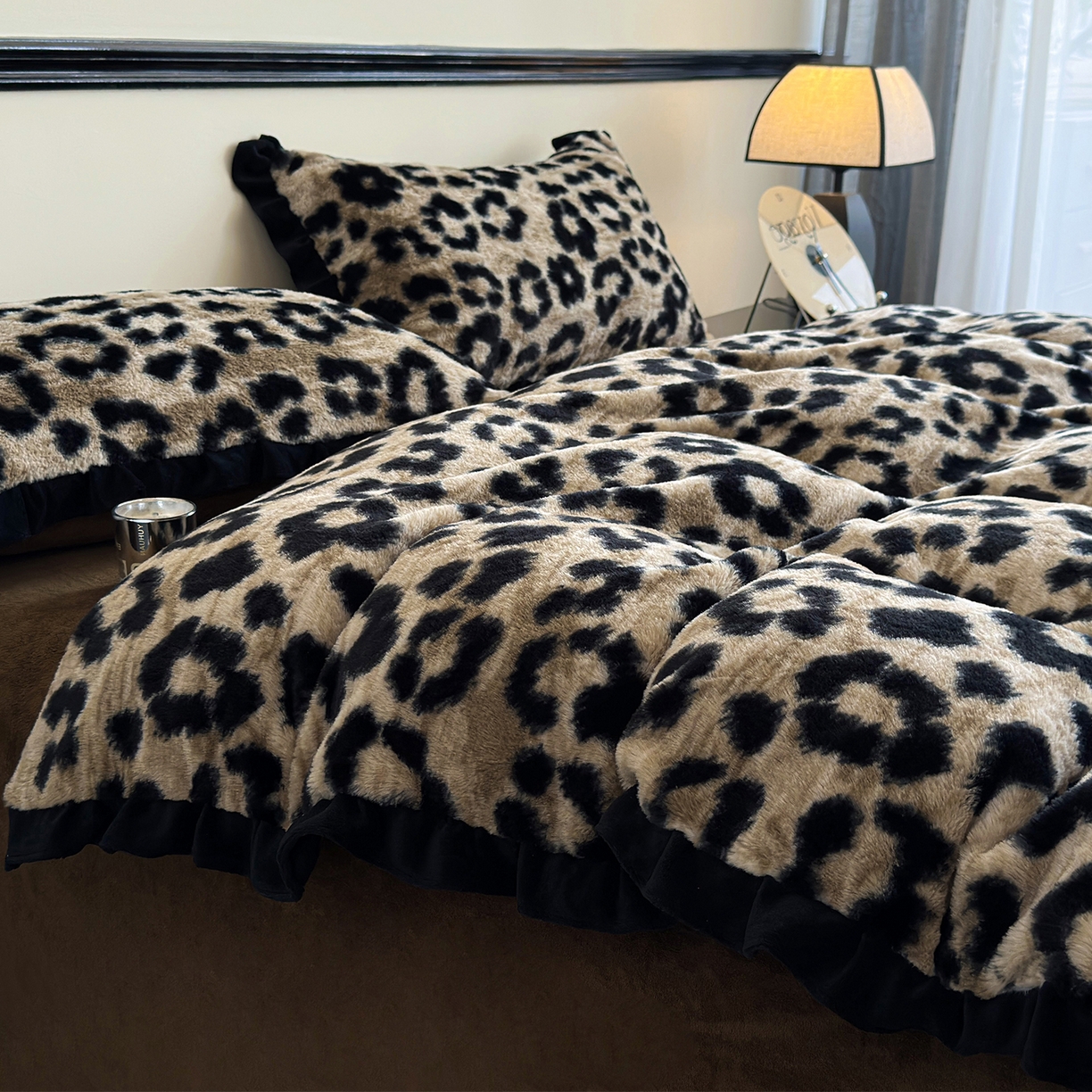 91家纺网 家纺一手货源 找家纺 金艾草 2025新款兔毛法式床单款四件套 豹纹