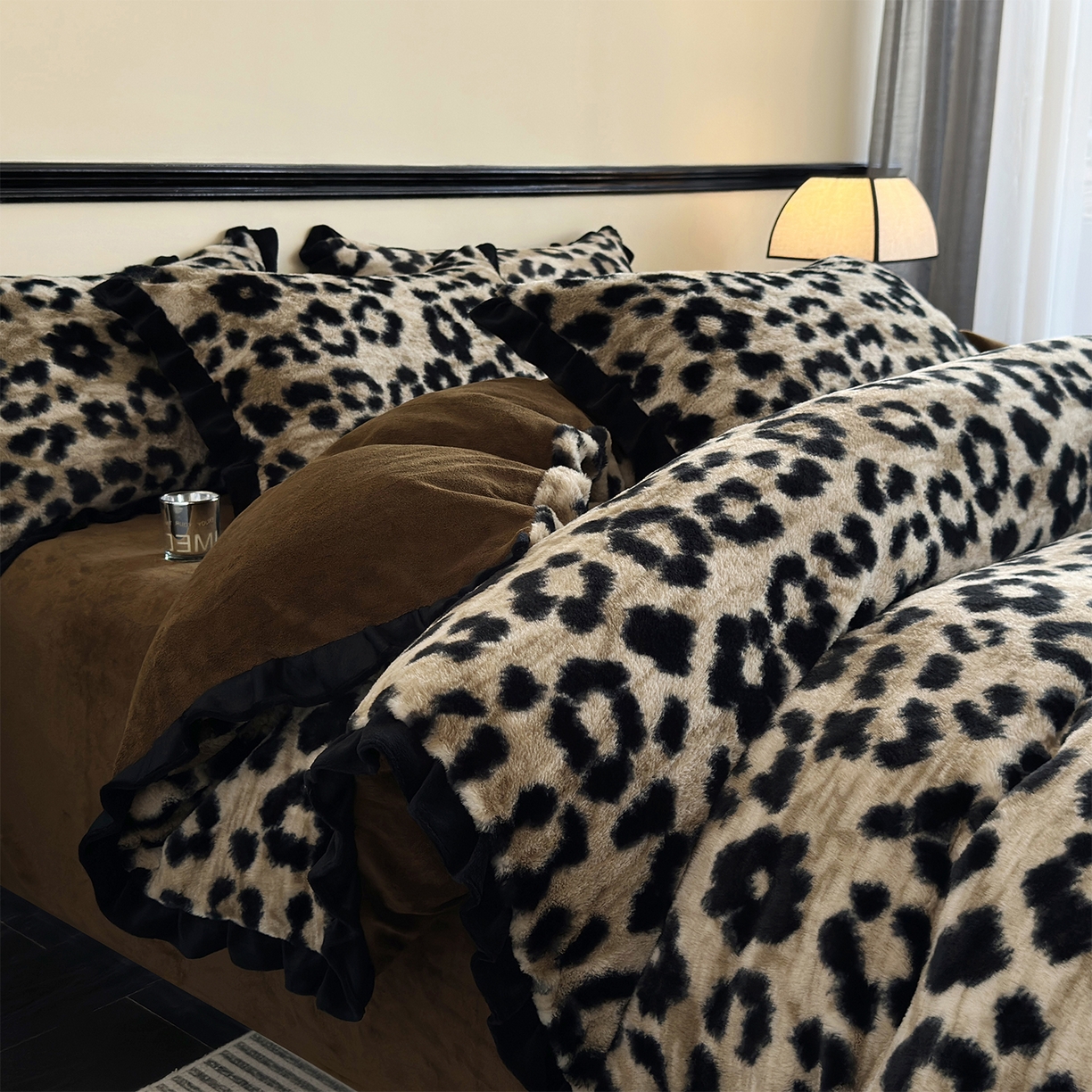 91家纺网 家纺一手货源 找家纺 金艾草 2025新款兔毛法式床单款四件套 豹纹