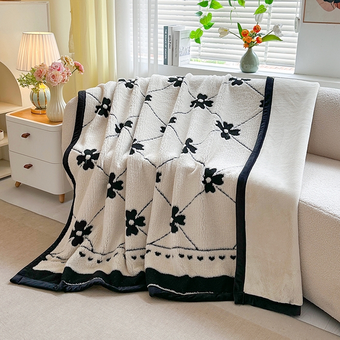 91家纺网 家纺一手货源 找家纺 （总）宜派家纺 2025新款黑白阳离子复合多功能毛毯冬季盖毯被子牛奶绒羊羔绒