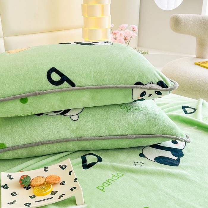 91家纺网 家纺一手货源 找家纺 欧喜璐 2025新款卡通印花加厚牛奶绒多功能毛毯 国宝