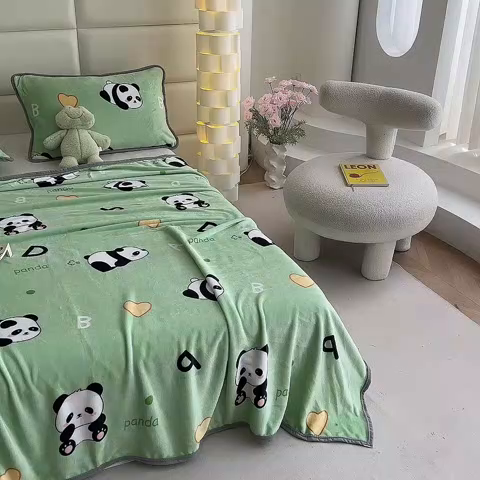 91家纺网 家纺一手货源 找家纺 欧喜璐 2025新款卡通印花加厚牛奶绒多功能毛毯 国宝