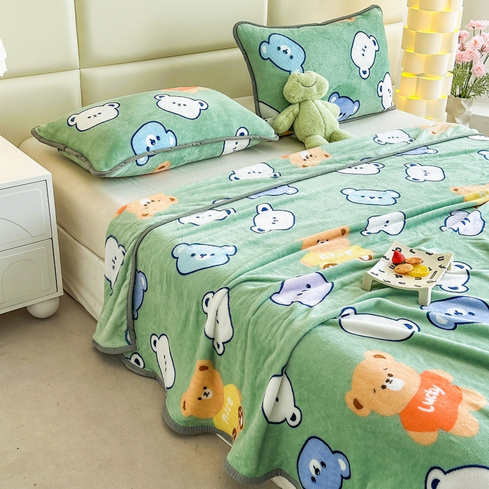 91家纺网 家纺一手货源 找家纺 欧喜璐 2025新款卡通印花加厚牛奶绒多功能毛毯 快乐熊