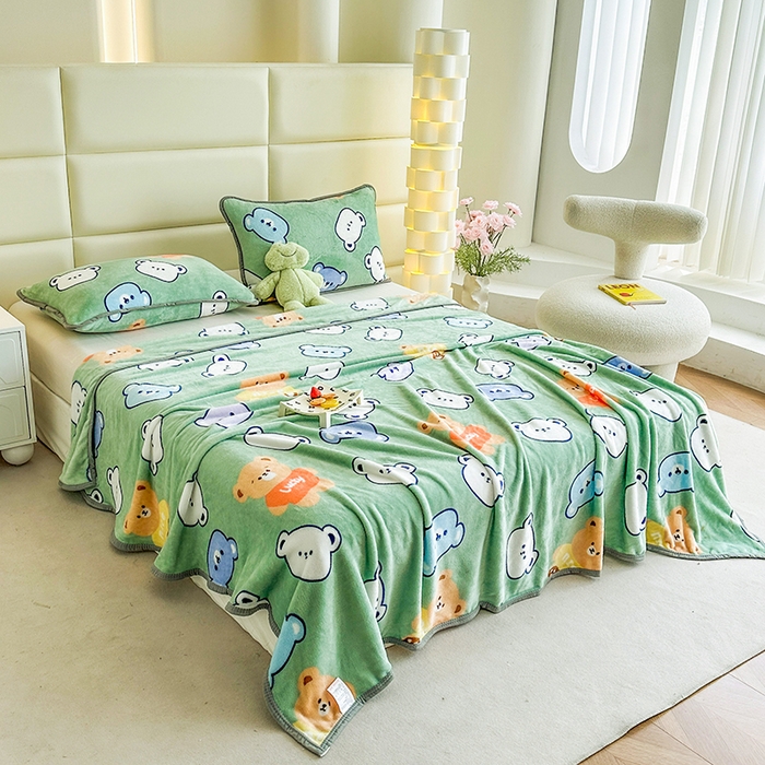 91家纺网 家纺一手货源 找家纺 欧喜璐 2025新款卡通印花加厚牛奶绒多功能毛毯 快乐熊