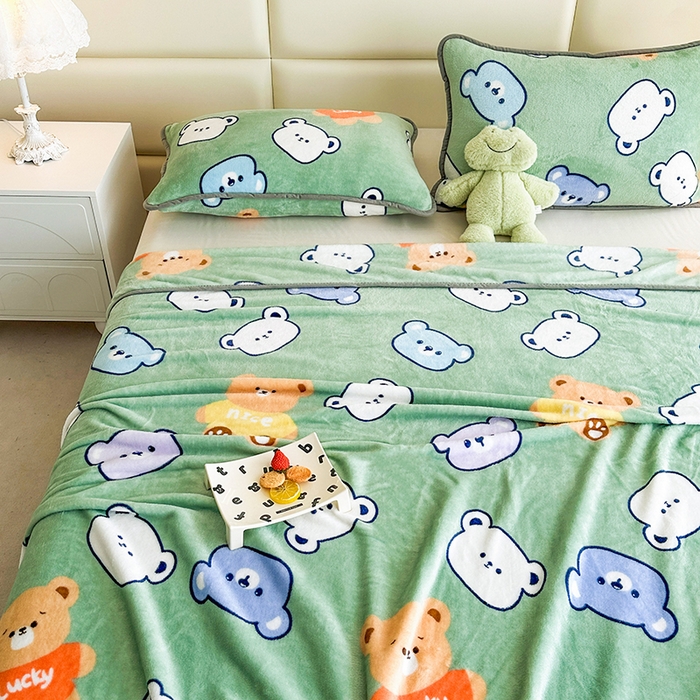 91家纺网 家纺一手货源 找家纺 欧喜璐 2025新款卡通印花加厚牛奶绒多功能毛毯 快乐熊