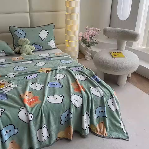 91家纺网 家纺一手货源 找家纺 欧喜璐 2025新款卡通印花加厚牛奶绒多功能毛毯 快乐熊