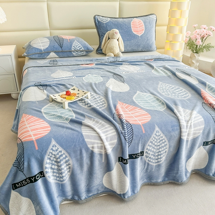 91家纺网 家纺一手货源 找家纺 欧喜璐 2025新款卡通印花加厚牛奶绒多功能毛毯 树叶