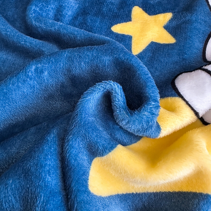 91家纺网 家纺一手货源 找家纺 欧喜璐 2025新款卡通印花加厚牛奶绒多功能毛毯 太空熊