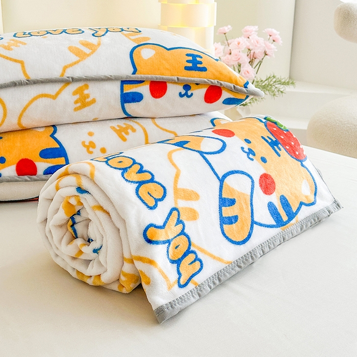 91家纺网 家纺一手货源 找家纺 欧喜璐 2025新款卡通印花加厚牛奶绒多功能毛毯 小老虎