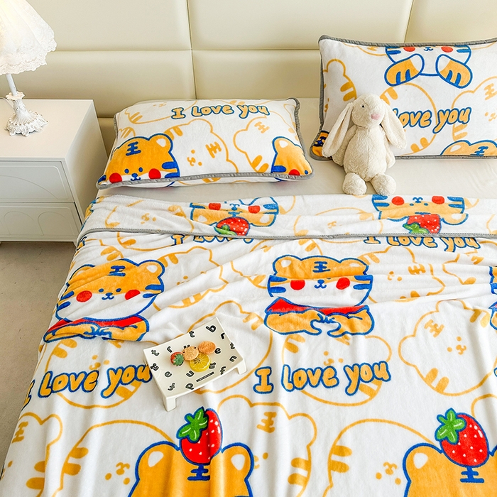 91家纺网 家纺一手货源 找家纺 欧喜璐 2025新款卡通印花加厚牛奶绒多功能毛毯 小老虎