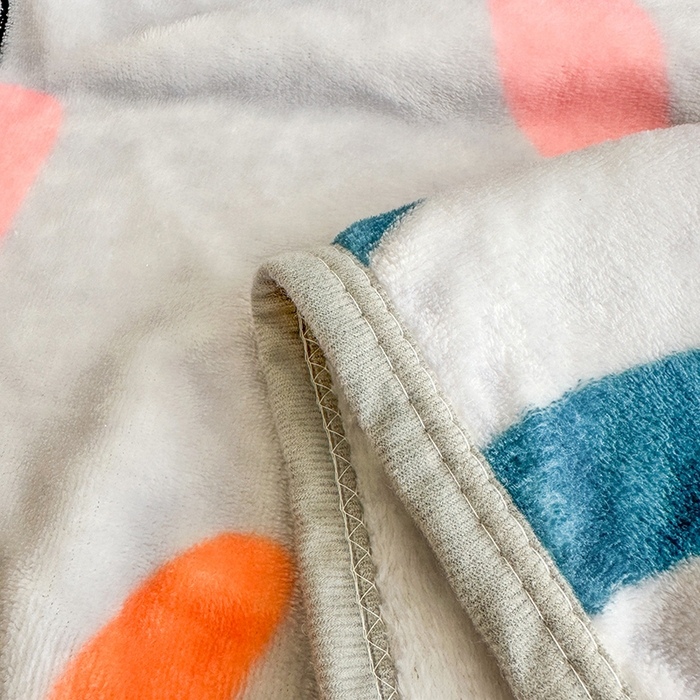 91家纺网 家纺一手货源 找家纺 欧喜璐 2025新款卡通印花加厚牛奶绒多功能毛毯 小萌兔