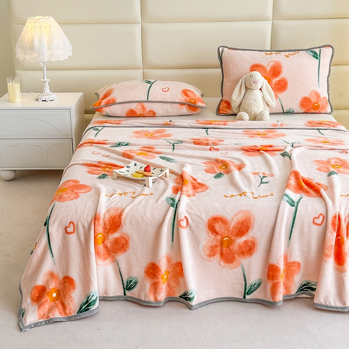 91家纺网 家纺一手货源 找家纺 欧喜璐 2025新款卡通印花加厚牛奶绒多功能毛毯 萱花