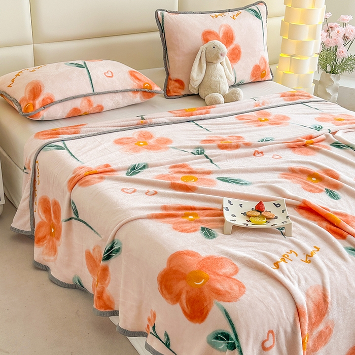 91家纺网 家纺一手货源 找家纺 欧喜璐 2025新款卡通印花加厚牛奶绒多功能毛毯 萱花