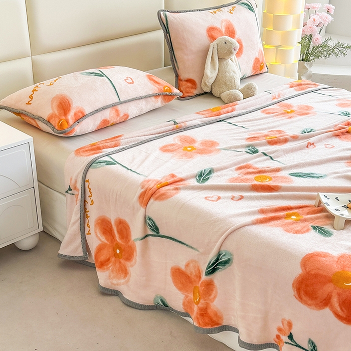 91家纺网 家纺一手货源 找家纺 欧喜璐 2025新款卡通印花加厚牛奶绒多功能毛毯 萱花