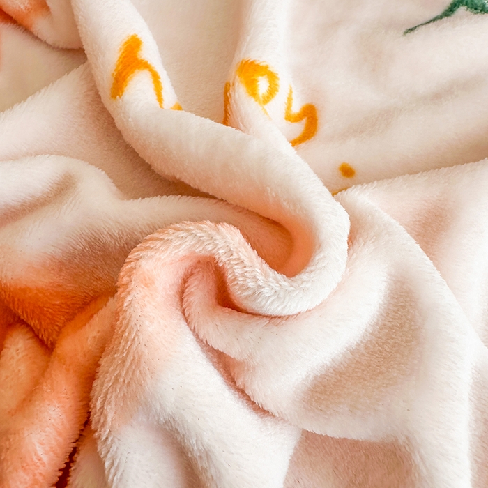 91家纺网 家纺一手货源 找家纺 欧喜璐 2025新款卡通印花加厚牛奶绒多功能毛毯 萱花