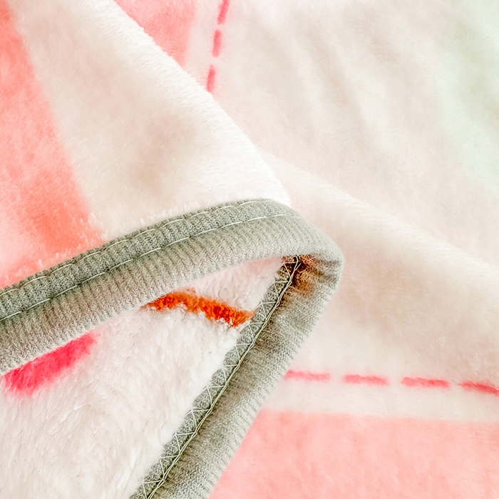 91家纺网 家纺一手货源 找家纺 欧喜璐 2025新款卡通印花加厚牛奶绒多功能毛毯 樱桃熊