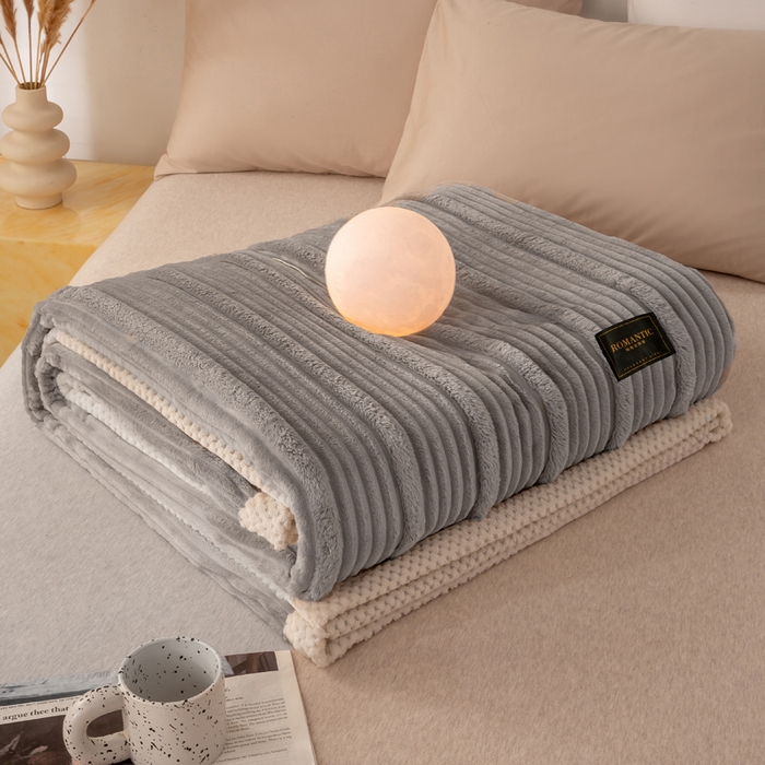 91家纺网 家纺一手货源 找家纺 （总）宜派家纺 2025新款A类兔毛绒子母条毛毯双面云朵绒毛毯宿舍牛奶绒小被毯轻奢时尚加厚保暖盖毯休闲绒毯毯子