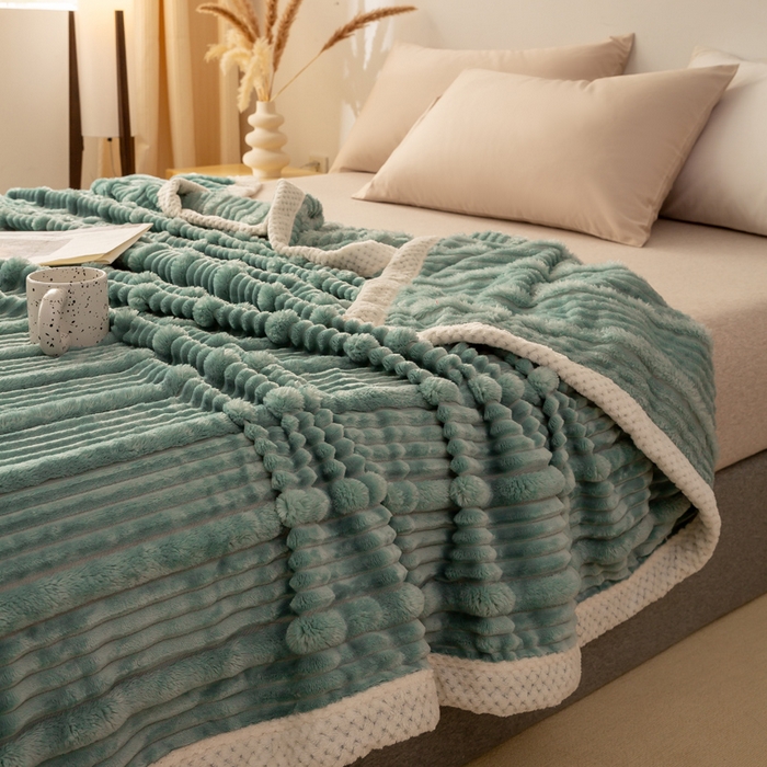 91家纺网 家纺一手货源 找家纺 宜派家纺 2025新款A类兔毛绒子母条毛毯双面云朵绒毛毯宿舍牛奶绒小被毯轻奢时尚加厚保暖盖毯休闲绒毯毯子 流光青