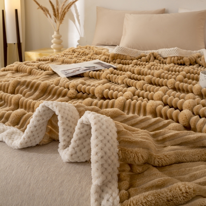 91家纺网 家纺一手货源 找家纺 宜派家纺 2025新款A类兔毛绒子母条毛毯双面云朵绒毛毯宿舍牛奶绒小被毯轻奢时尚加厚保暖盖毯休闲绒毯毯子 暖糖咖