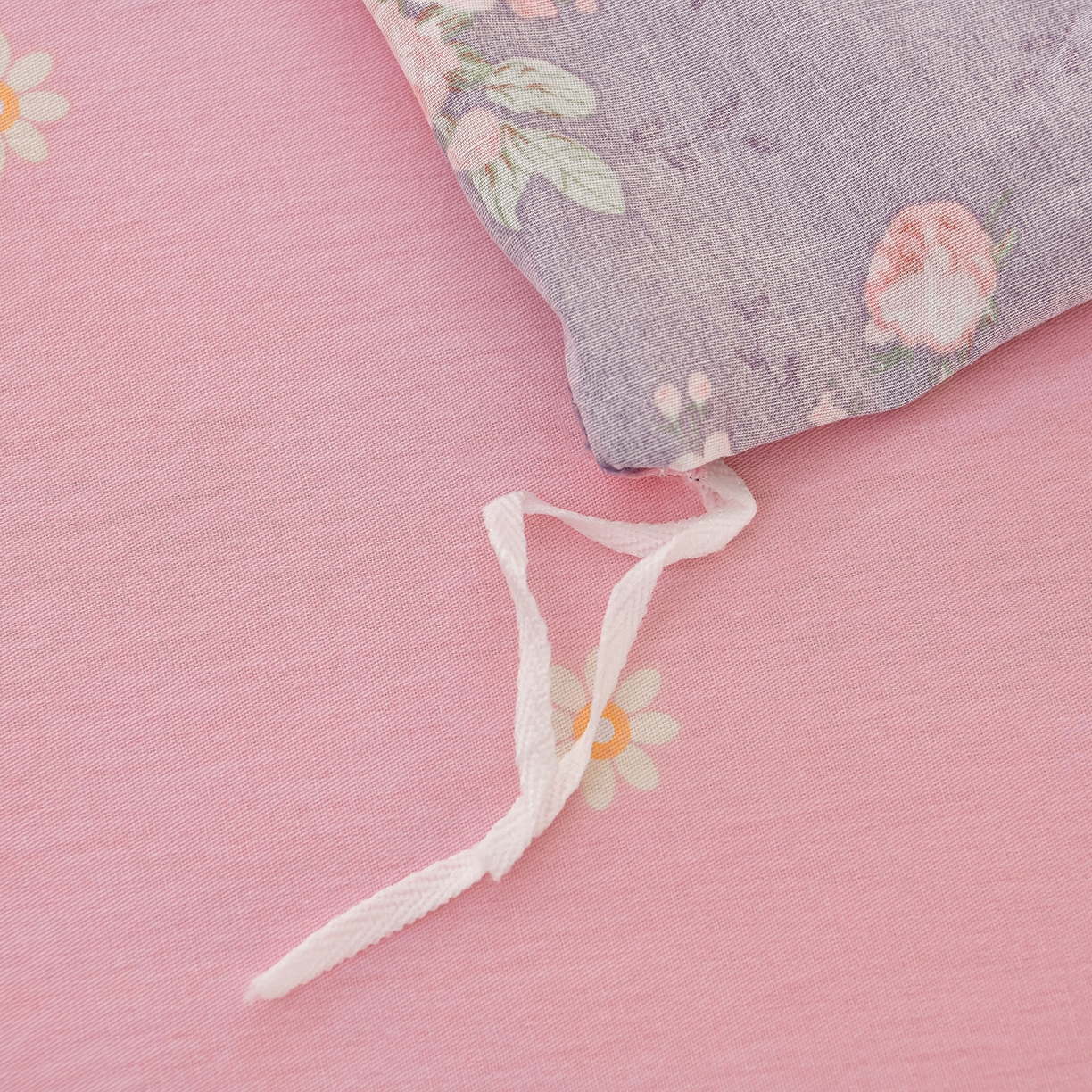 91家纺网 家纺一手货源 找家纺 绘萱家居 2025新款100%全棉床裙款斜纹印花四件套 紫霞仙子