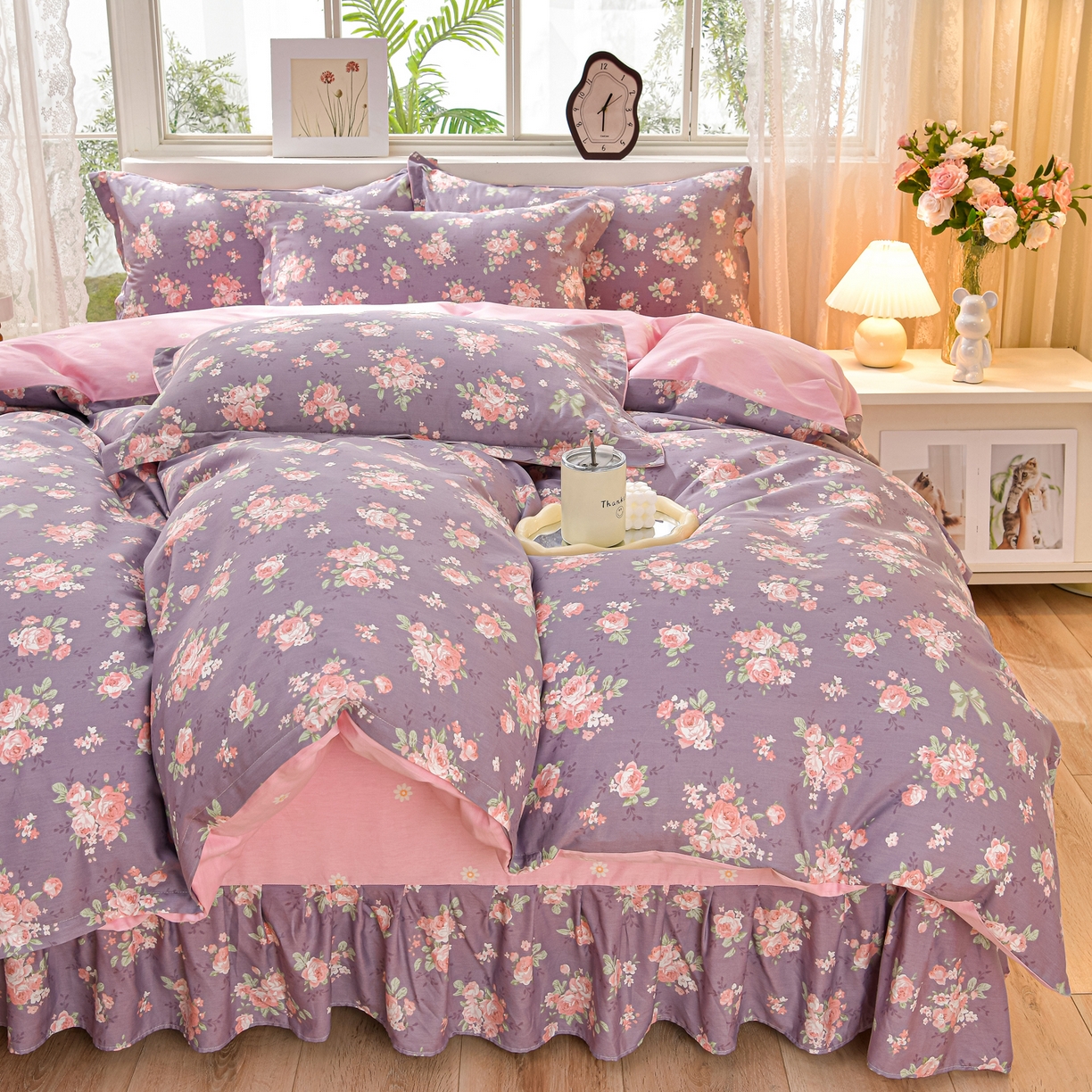 91家纺网 家纺一手货源 找家纺 绘萱家居 2025新款100%全棉床裙款斜纹印花四件套 紫霞仙子