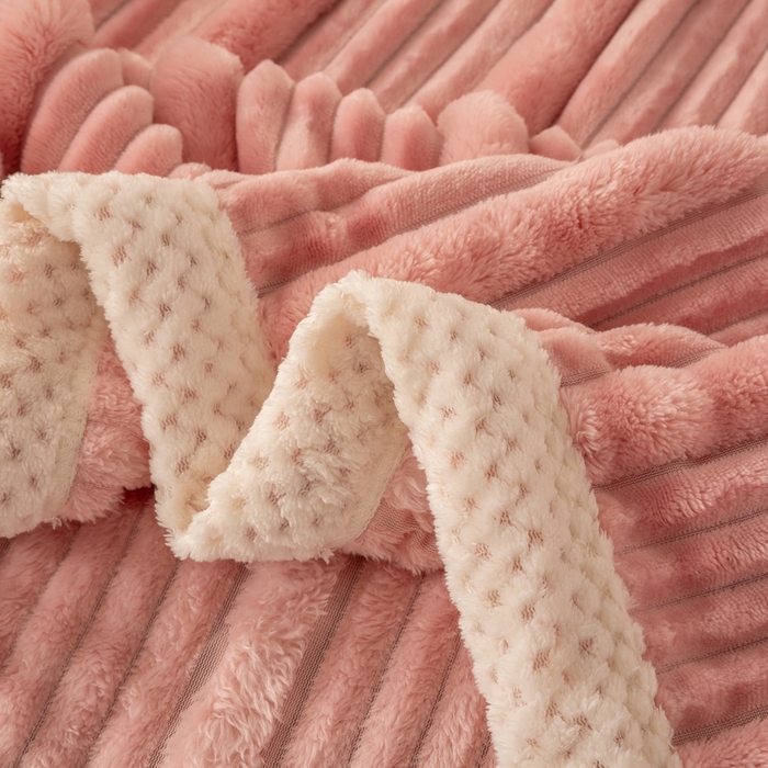 91家纺网 家纺一手货源 找家纺 宜派家纺 2025新款A类兔毛绒子母条毛毯双面云朵绒毛毯宿舍牛奶绒小被毯轻奢时尚加厚保暖盖毯休闲绒毯毯子 豆沙粉
