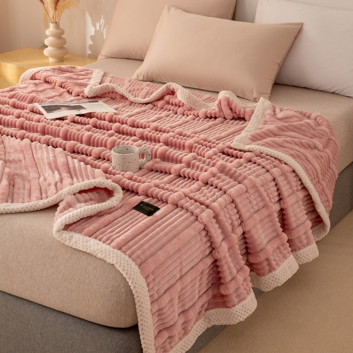 91家纺网 家纺一手货源 找家纺 宜派家纺 2025新款A类兔毛绒子母条毛毯双面云朵绒毛毯宿舍牛奶绒小被毯轻奢时尚加厚保暖盖毯休闲绒毯毯子 豆沙粉