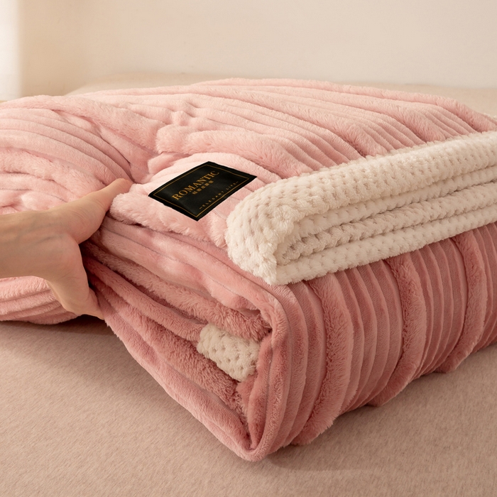 91家纺网 家纺一手货源 找家纺 宜派家纺 2025新款A类兔毛绒子母条毛毯双面云朵绒毛毯宿舍牛奶绒小被毯轻奢时尚加厚保暖盖毯休闲绒毯毯子 豆沙粉