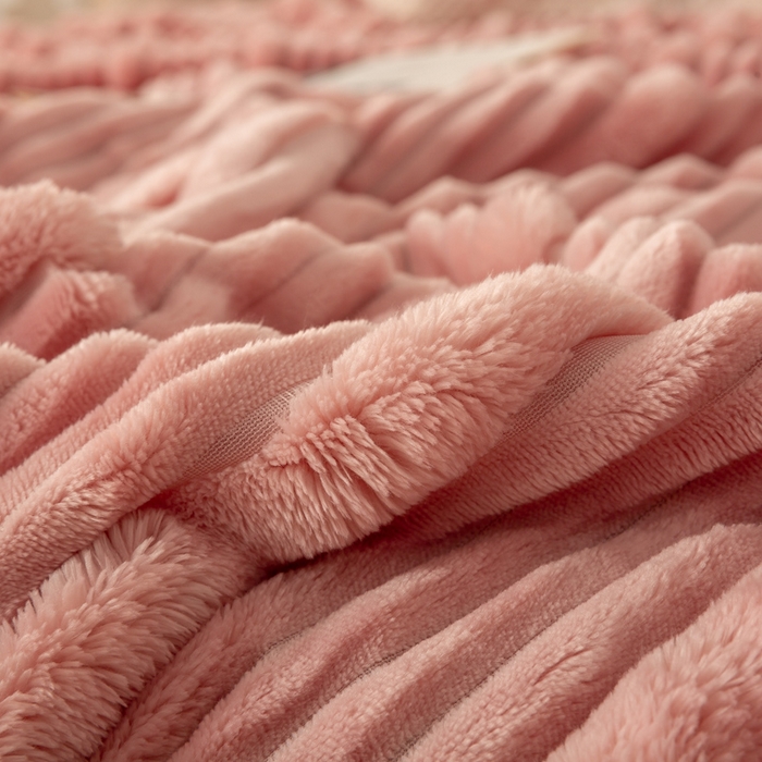 91家纺网 家纺一手货源 找家纺 宜派家纺 2025新款A类兔毛绒子母条毛毯双面云朵绒毛毯宿舍牛奶绒小被毯轻奢时尚加厚保暖盖毯休闲绒毯毯子 豆沙粉