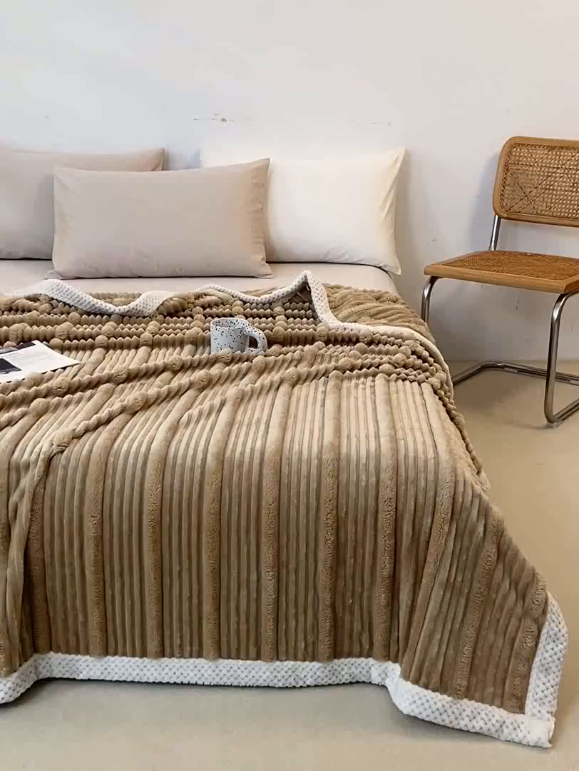 91家纺网 家纺一手货源 找家纺 宜派家纺 2025新款A类兔毛绒子母条毛毯双面云朵绒毛毯宿舍牛奶绒小被毯轻奢时尚加厚保暖盖毯休闲绒毯毯子 暖糖咖