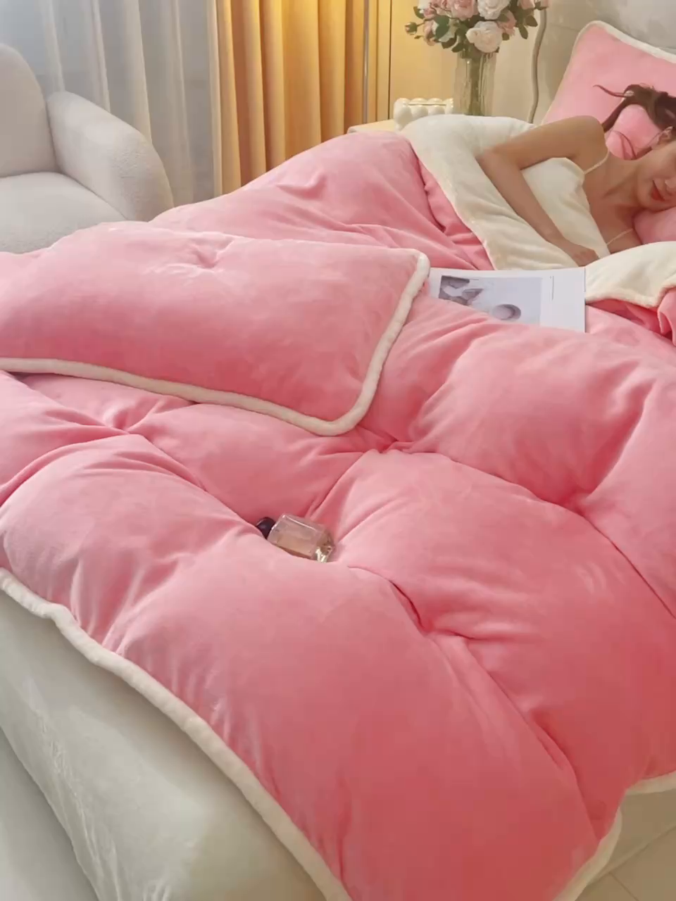 91家纺网 家纺一手货源 找家纺 云恋家纺 加厚牛奶绒四件套简约双面加绒被套罩床单双人家用冬季法兰绒--简约款 简约-粉拼米